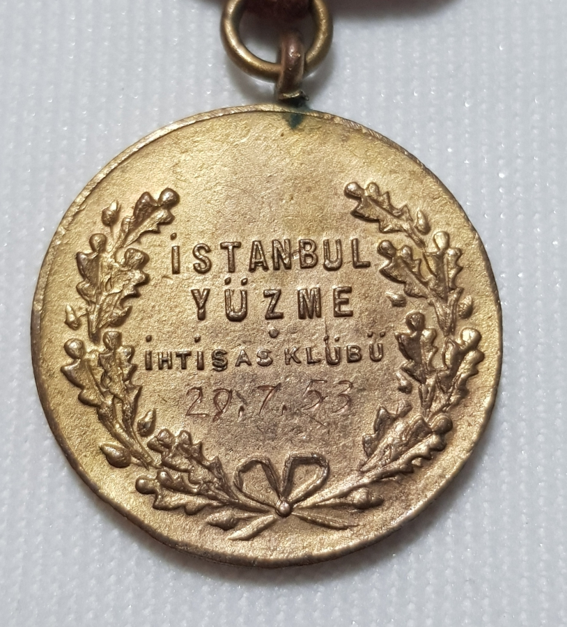 thumb1953 İSTANBUL YÜZME İHTİSAS KULÜBÜ 1.LİK MADALYASI