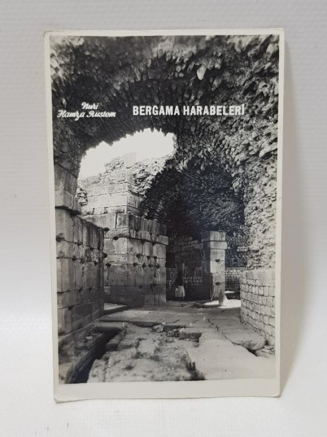 NURİ HAMZA RÜSTEM - BERGAMA HARABELERİ